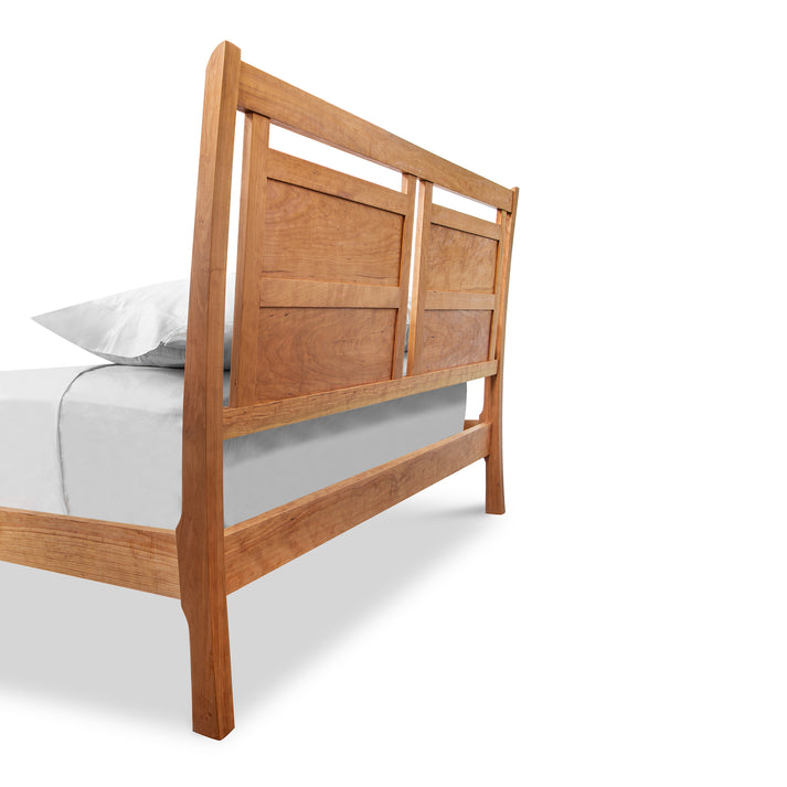 Vermont Furniture High Footboard Sleigh Bed