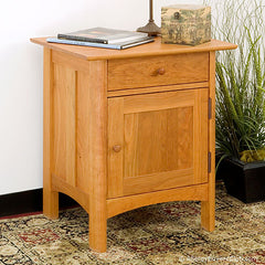 Vermont Furniture Heartwood One Drawer One Door Nightstand