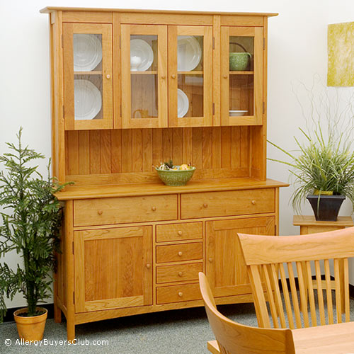 Vermont Furniture Heartwood Medium Sideboard with Glass Hutch Top